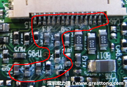 電路板疑似腐蝕氧化，懷疑電流異常過熱造成