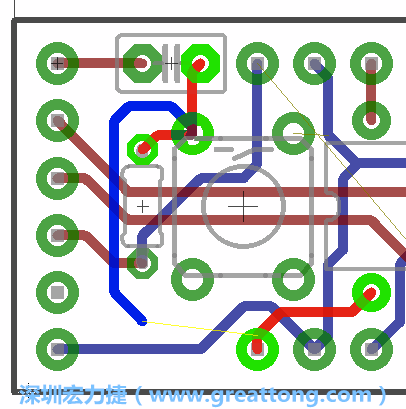 要在電路板正面進(jìn)行+5V信號(hào)線(xiàn)連結(jié)和其他連結(jié)點(diǎn)的布線(xiàn)工作是非常容易的，而重置信號(hào)線(xiàn)（信號(hào)線(xiàn)用來(lái)連結(jié)電路板正面左邊的重置開(kāi)關(guān)）需要經(jīng)過(guò)一個(gè)可以通過(guò)電路板正反兩面的電路通道，這個(gè)通道是一個(gè)可以讓電路板正反兩面線(xiàn)路連接的一個(gè)小孔。