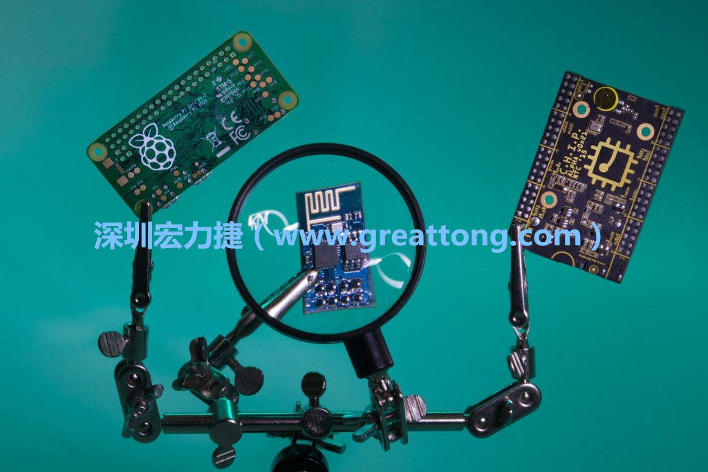 A Raspberry Pi Zero、ESP8266和CHIP。