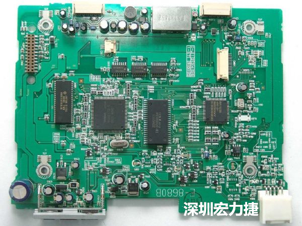 大面積PCB若電子元器件數(shù)量多、重量較重，板材強度不夠時容易產(chǎn)生PCB中央部凹陷問題。